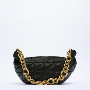  Chain Shoulder Bag