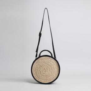 Round Straw Shoulder Bags